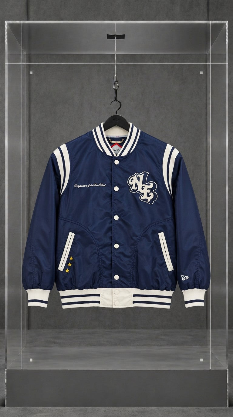 New Era 'Originators of the True Fitted' Eagle Satin Varsity Jacket — foto 1