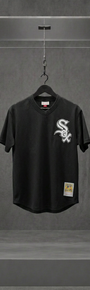 Jersey mesh Chicago White Sox preta da Cooperstown Collection com logo bordado, em vitrine de acrílico